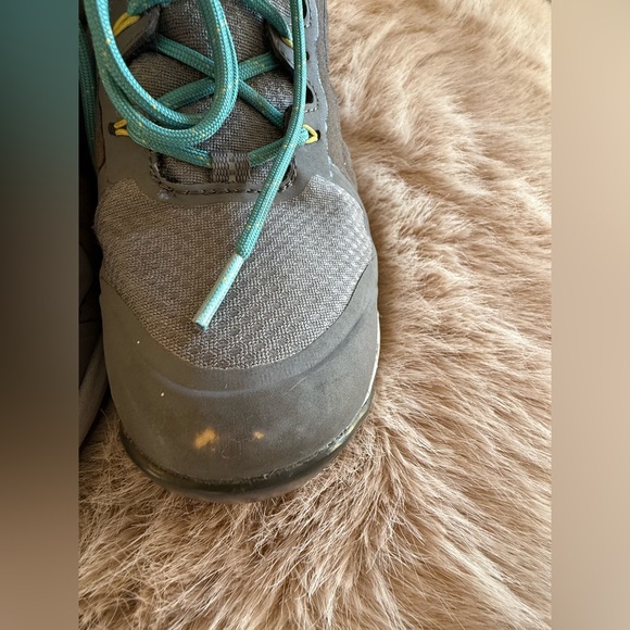 Keen Explore Mid Waterproof All Terrain Hiking Boots - Picture 8 of 8